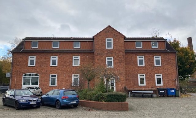 Bürogebäude von Hinten