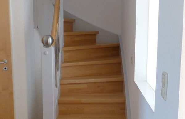 Flur mit Treppe ins 3. Obergeschoss
