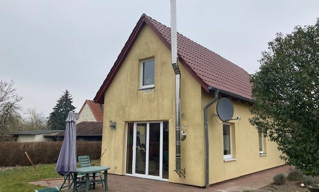 Ausgang vom Wohnzimmer auf Terrasse
