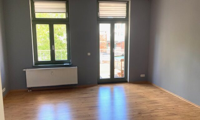 Wohnzimmer mit Terrassenaustritt