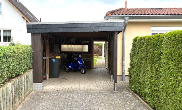 Carport mit Schuppen