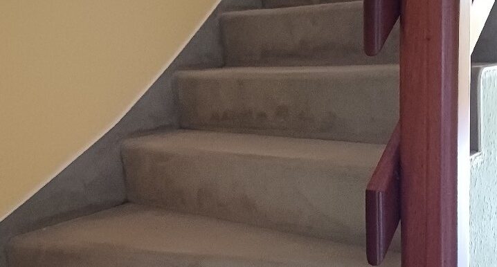 Treppe zum Obergeschoss