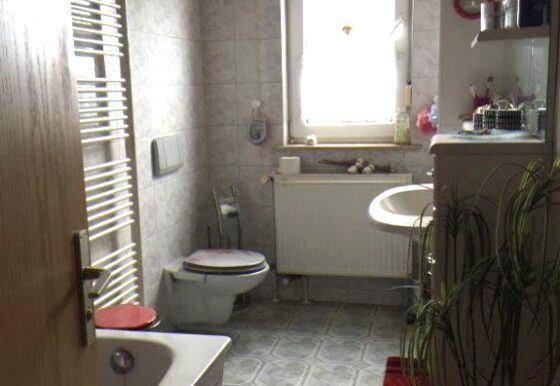 Wannenbad mit Fenster