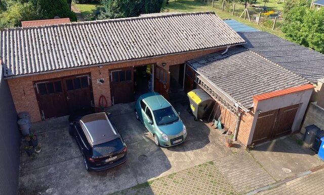 Garagen auf dem Grundstück