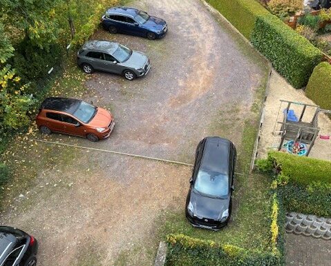 Parkplatz aus dem Hof