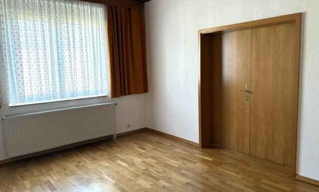 Zimmer im EG mit Verbindung