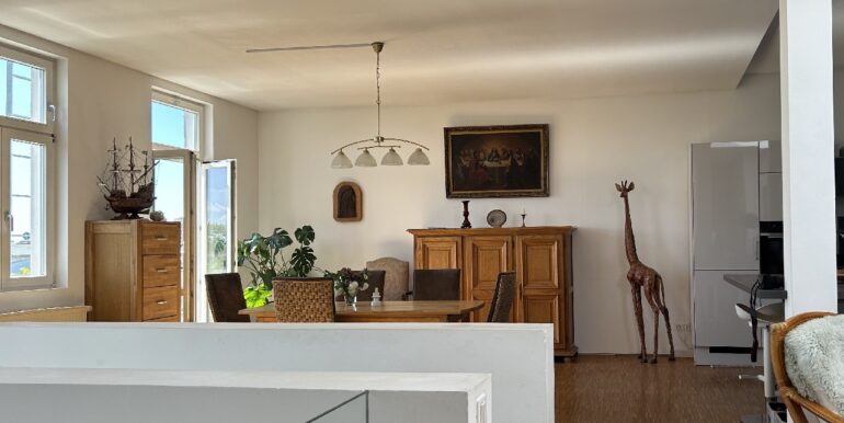 DG: offenes Wohnzimmer
