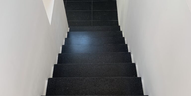 Steintreppe vom DG ins 3. Obergeschoss