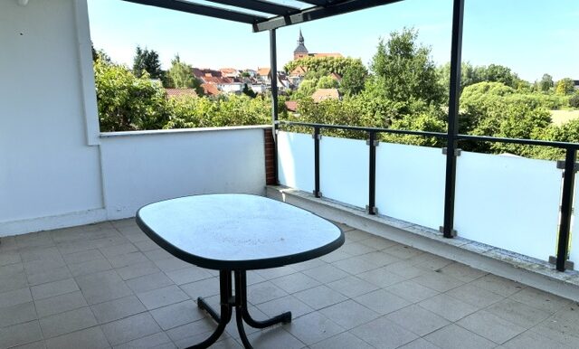 Balkonterrasse mit Stadtblick