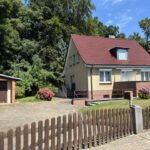 Haus mit separater Garage