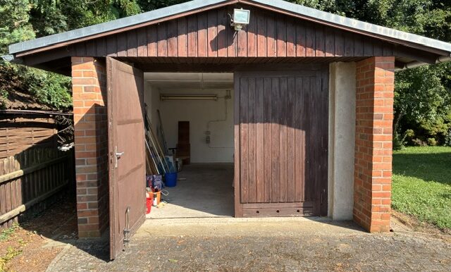 Separate Garage