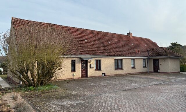 Haupthaus mit zwei Wohnungen