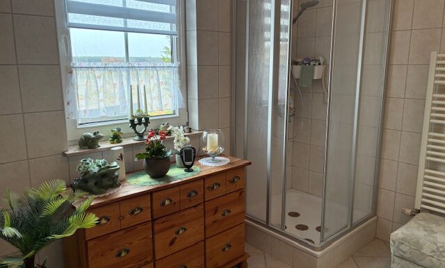 Bad mit Dusche